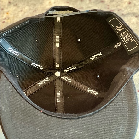 Juventus football club SnapBack - Picture 2 of 3